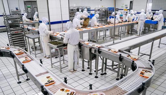 探訪春運高鐵盒飯生產全過程 從原料到餐桌，守護旅客舌尖安全